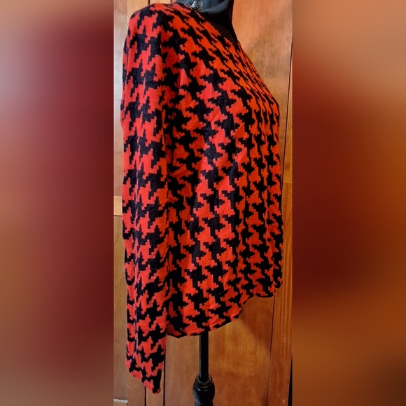 SML DESIGN sweater Size L - Picture 2 of 5